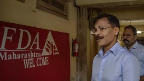 Maharashtra FDA का बड़ा एक्शन: Parle Agro का लाइसेंस सस्पेंड, गोदाम में मिले एक्सपायर्ड Frooti, Appy और Apple Fizz