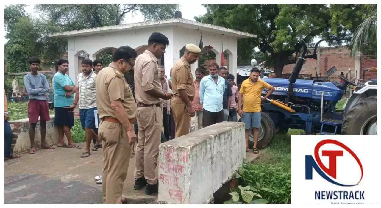 Jalaun News: नाले में मिला 72 वर्षीय वृद्ध का शव, मौके पर जुटी ग्रामीणों की भीड़