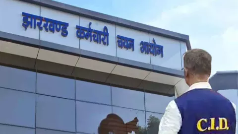 JSSC के ऑफिस में CID की छापेमारी, सचिव से पूछताछ, CGL मामले में बड़ा एक्शन JSSC के ऑफिस में CID की छापेमारी, सचिव से पूछताछ, CGL मामले में बड़ा एक्शन