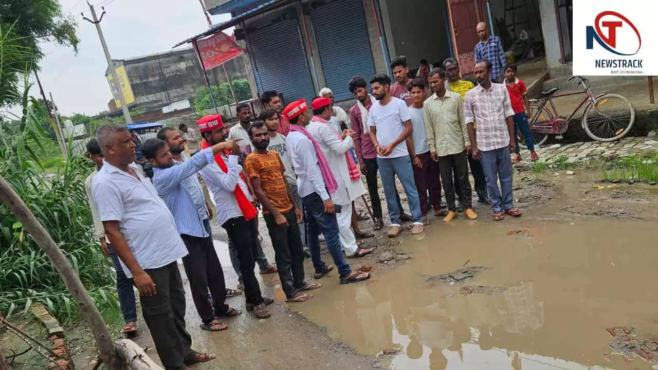 Hardoi News: बारिश ने खोली सड़कों की पोल, कंडौहुना पहुंचे सपा नेता ने दी आंदोलन की चेतावनी Hardoi News: बारिश ने खोली सड़कों की पोल, कंडौहुना पहुंचे सपा नेता ने दी आंदोलन की चेतावनी