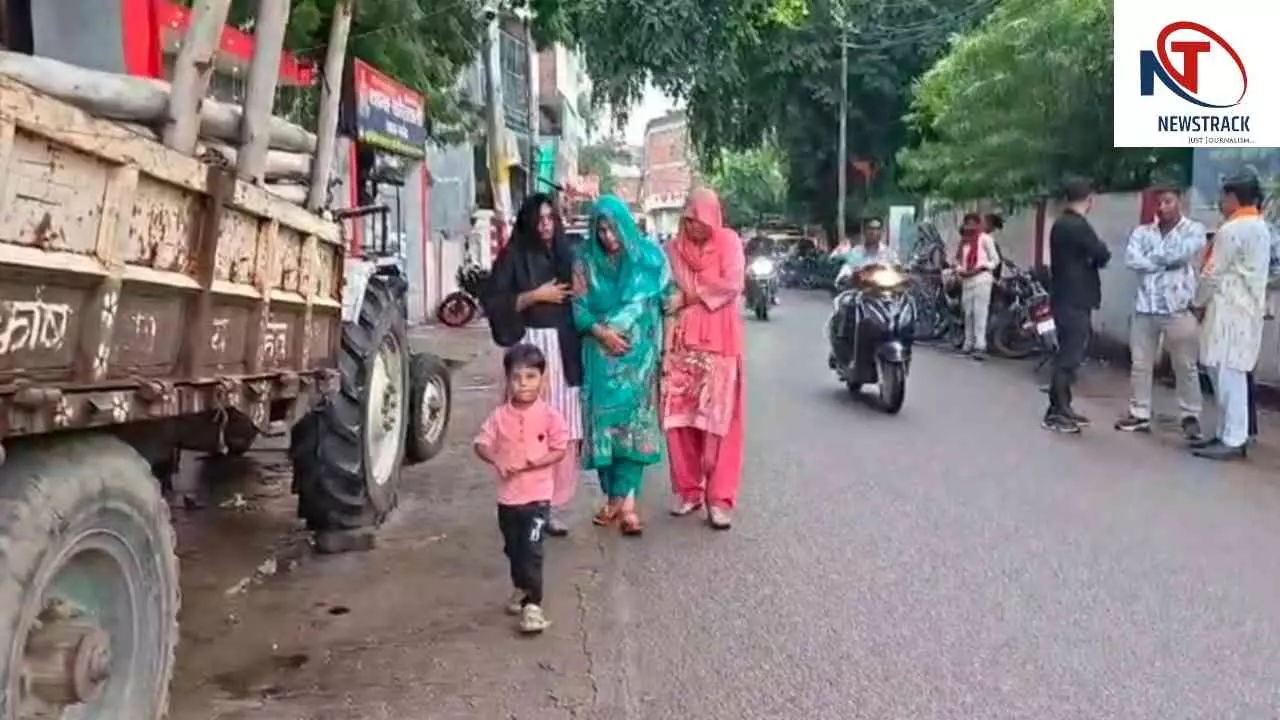 Mahoba News: महोबा में 10 लाख दहेज की मांग, सात माह की गर्भवती ने पति पर तीन तलाक देने का लगाया आरोप