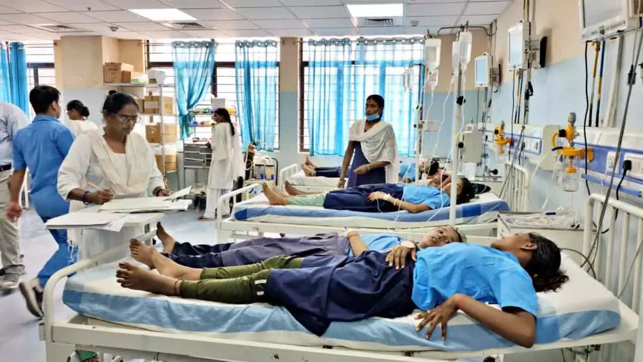 नमक की जगह खाने में बच्चों को दे दिया सर्फ! बिहार के स्कूल में बड़ा कांड, 40 छात्राएं पहुंचीं अस्पताल