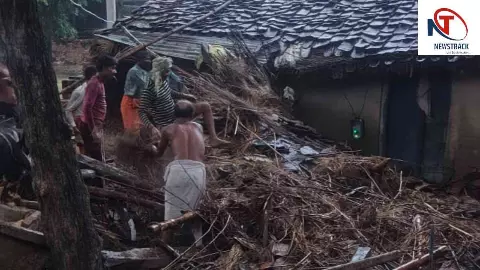 Kaushambi News: कौशांबी में मूसलाधार बारिश का कहर, कच्चा मकान ढहने से मलबे में दबकर महिला की मौत Kaushambi News: कौशांबी में मूसलाधार बारिश का कहर, कच्चा मकान ढहने से मलबे में दबकर महिला की मौत