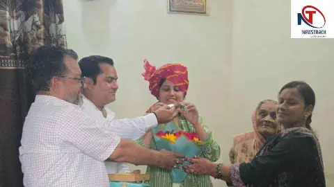 Mathura News: आरती गौड बनीं ग्राम पंचायत अधिकारी, जिले का बढ़ाया गौरव Mathura News: आरती गौड बनीं ग्राम पंचायत अधिकारी, जिले का बढ़ाया गौरव