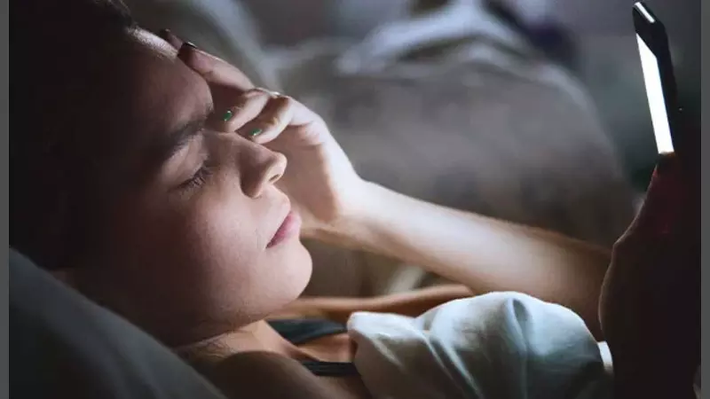 Screen addiction Headache Mobile raises migraine risk by 60 percent Screen addiction Headache Mobile raises migraine risk by 60 percent