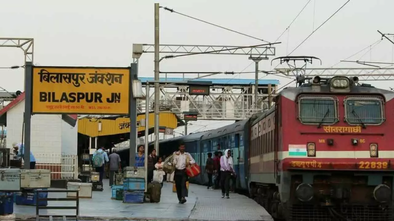 बिलासपुर रेलवे जोन का पानी सबसे गंदा! मिला E.Coli बैक्टीरिया, CAG रिपोर्ट में बड़ा खुलासा बिलासपुर रेलवे जोन का पानी सबसे गंदा! मिला E.Coli बैक्टीरिया, CAG रिपोर्ट में बड़ा खुलासा