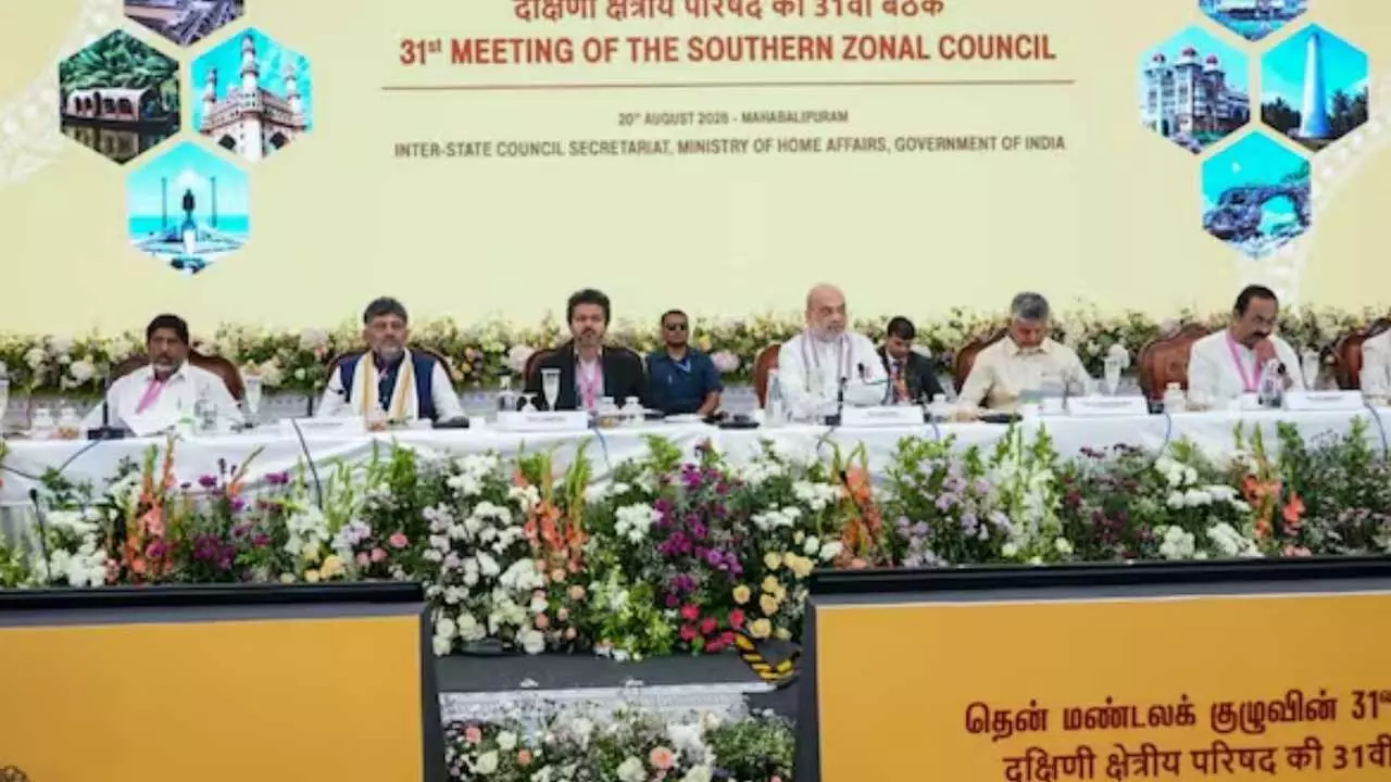अमित शाह के सामने दक्षिणी राज्यों की दो टूक, परिसीमन से NEET और कावेरी तक उठाए बड़े मुद्दे अमित शाह के सामने दक्षिणी राज्यों की दो टूक, परिसीमन से NEET और कावेरी तक उठाए बड़े मुद्दे