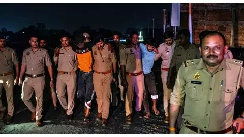Meerut: लिसाड़ी गेट में पुलिस एनकाउंटर: दो कथित गौकशों के पैर में लगी गोली, तमंचे और कारतूस बरामद