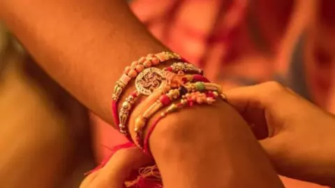 Rakhi 2026: When Should You Remove Rakhi After Raksha Bandhan?