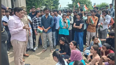 Engineering students protest over scholarships