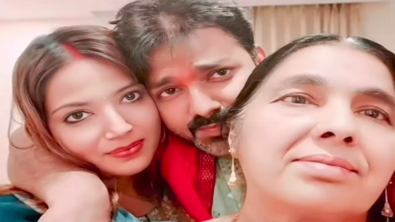 Pawan Singh Wife Jyoti Singh: ज्योति सिंह का पवन सिंह के लिए प्रेम पत्र, कहा- मेरा नाम अपने हिस्से.. Pawan Singh Wife Jyoti Singh: ज्योति सिंह का पवन सिंह के लिए प्रेम पत्र, कहा- मेरा नाम अपने हिस्से..