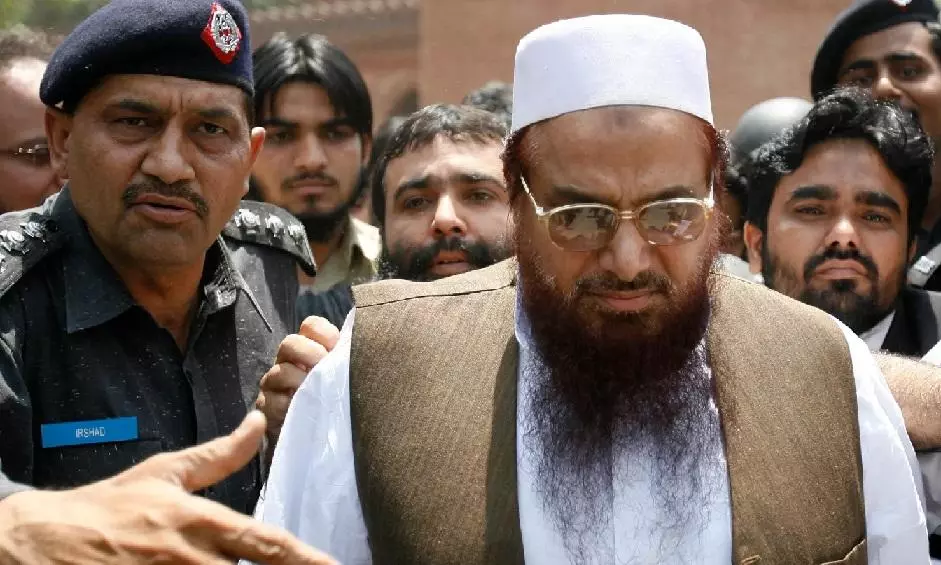 हाफिज सईद को मिली हाई-लेवल सिक्योरिटी, ISI ने क्यों कसा पहरा? 26/11 मास्टरमाइंड को घर से निकलने पर रोक हाफिज सईद को मिली हाई-लेवल सिक्योरिटी, ISI ने क्यों कसा पहरा? 26/11 मास्टरमाइंड को घर से निकलने पर रोक
