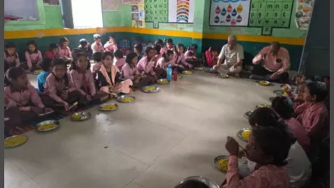 Diet Principal inspects schools in Manikpur Diet Principal inspects schools in Manikpur