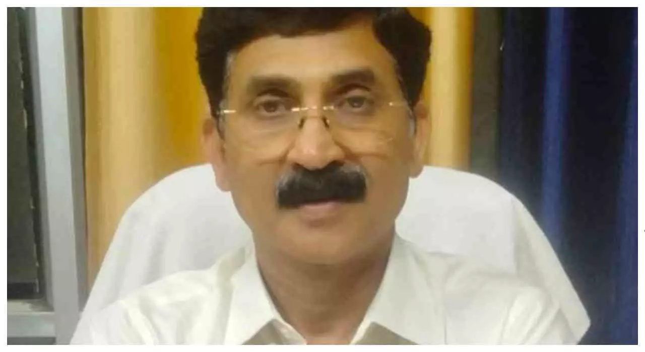 चीनी की कालाबाजारी पर चंदौली DM का बड़ा एक्शन, स्टॉक लिमिट लागू; व्यापारियों में मचा हड़कंप चीनी की कालाबाजारी पर चंदौली DM का बड़ा एक्शन, स्टॉक लिमिट लागू; व्यापारियों में मचा हड़कंप