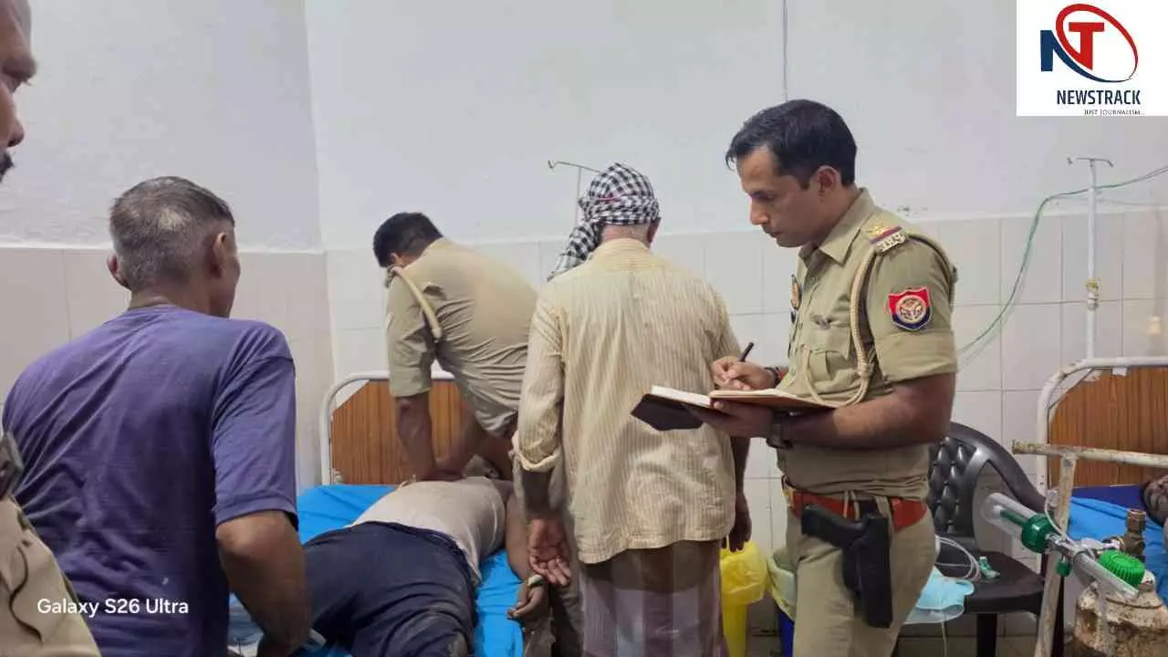 Chandauli News: कुएं से शमरसेबल निकालने के दौरान बड़ा हादसा,तीन मजदूरों की मौत एक घायल Chandauli News: कुएं से शमरसेबल निकालने के दौरान बड़ा हादसा,तीन मजदूरों की मौत एक घायल