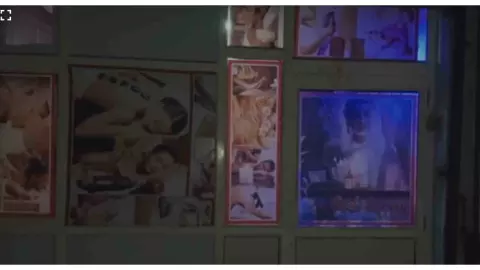 Aligarh News: स्पा सेंटर पर पुलिस की रेड, शिकायतों के बाद मची भगदड़; कई हिरासत में