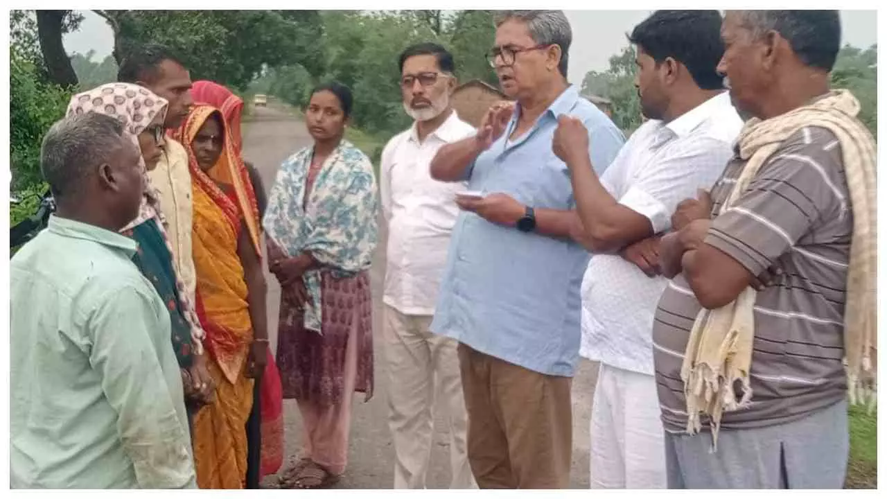 Chandauli News भरदूंआ लाठीचार्ज मामले में AIPF की एंट्री, गांव पहुंची टीम; पीड़ितों के लिए उठाई आवाज Chandauli News भरदूंआ लाठीचार्ज मामले में AIPF की एंट्री, गांव पहुंची टीम; पीड़ितों के लिए उठाई आवाज
