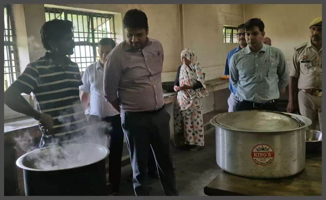 Government Food Check Tej in Aligarh, DM directs strict action Government Food Check Tej in Aligarh, DM directs strict action