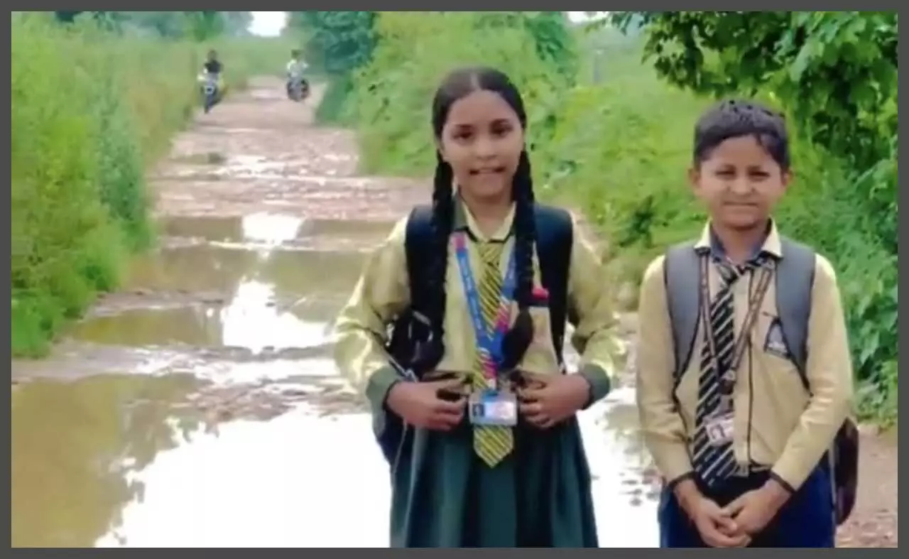students x post in Aligarh, 750 meters road students x post in Aligarh, 750 meters road