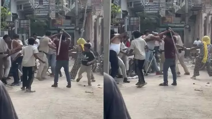 Delhi Police पर मिर्च पाउडर से हमला! ईंट-पत्थर और डंडों से पीटा, 3 पुलिसकर्मी घायल