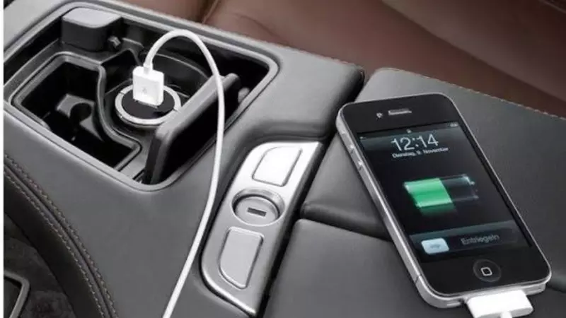 Car Phone Charging: 6 Mistakes That Could Drain Your Car Battery Car Phone Charging: 6 Mistakes That Could Drain Your Car Battery