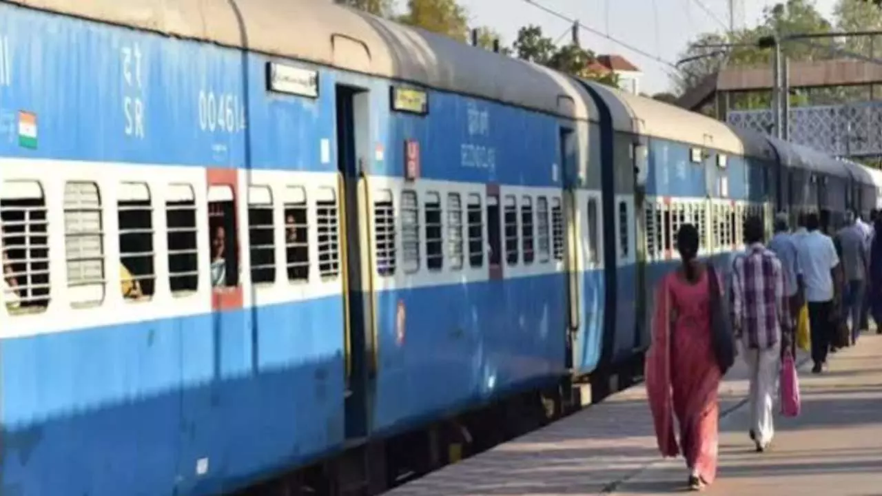 Raksha Bandhan Special Train: Check Routes, Dates and Timings Before You Travel Raksha Bandhan Special Train: Check Routes, Dates and Timings Before You Travel