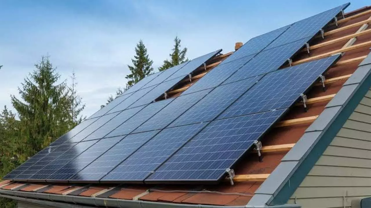 Solar Panel Life: How Much Power Will Your Panel Produce After 10 Years? Solar Panel Life: How Much Power Will Your Panel Produce After 10 Years?