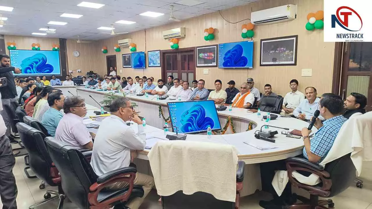 Mathura News: ब्रज वैभव अभियान में 100 से अधिक स्कूल जुड़े, स्वच्छता और प्लास्टिक मुक्त परिसर पर जोर