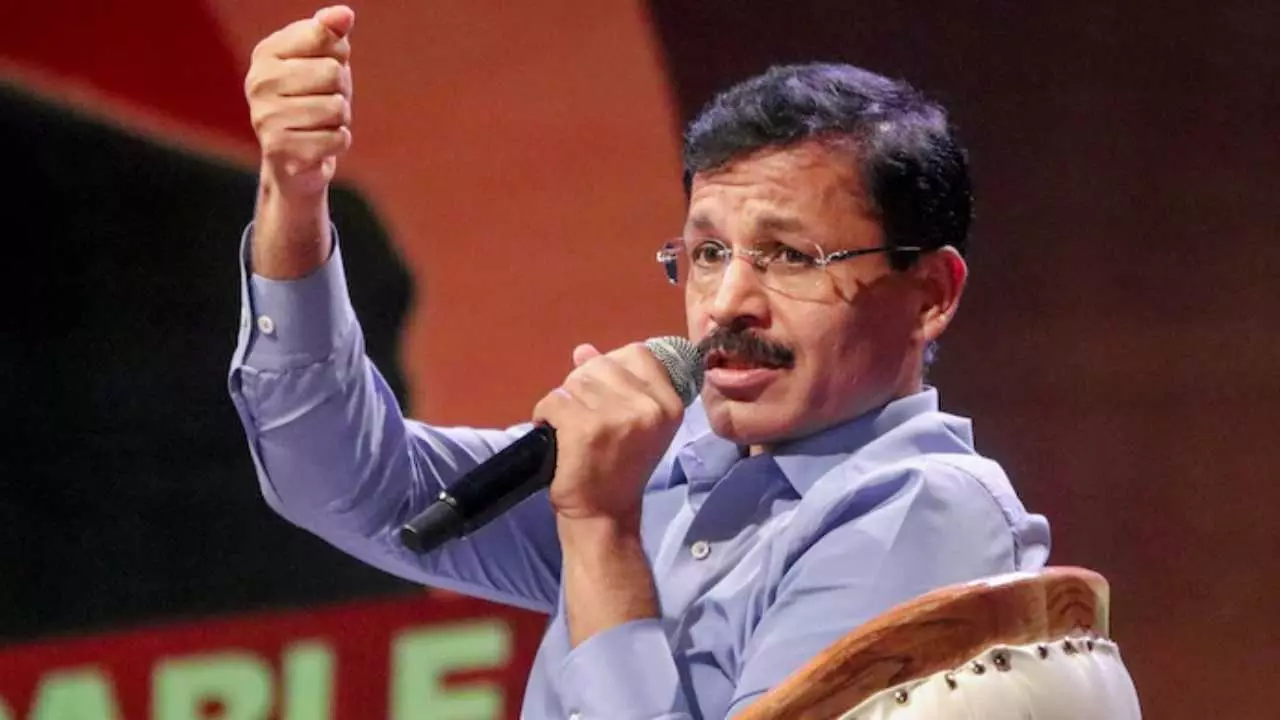 MCA के 5 बड़े फूड आउटलेट्स पर FDA का चाबुक! गंदगी से लेकर खराब खाने तक मिलीं खामियां, लाइसेंस सस्पेंड MCA के 5 बड़े फूड आउटलेट्स पर FDA का चाबुक! गंदगी से लेकर खराब खाने तक मिलीं खामियां, लाइसेंस सस्पेंड