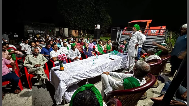 Farmers surround commissariat on September 1 Farmers surround commissariat on September 1