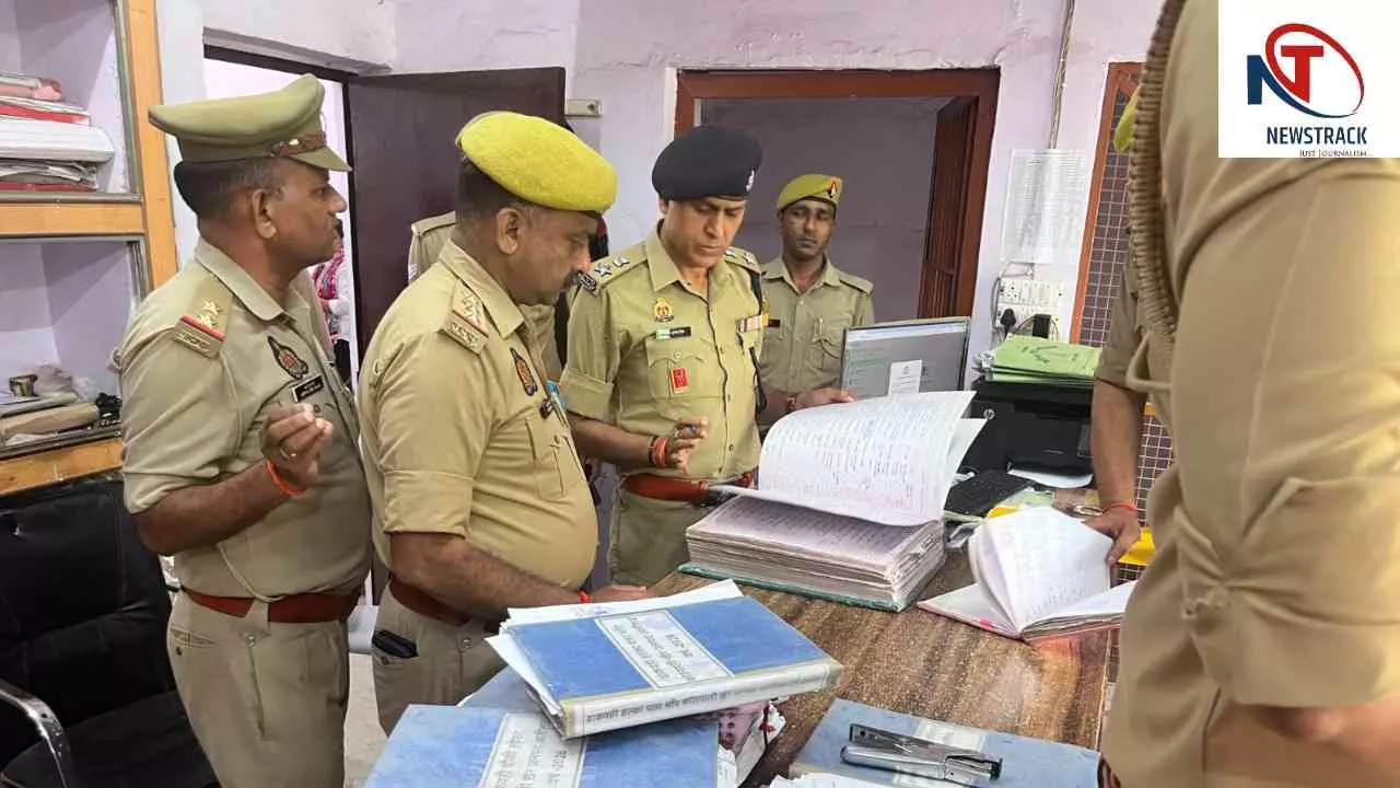Aligarh News: एसपी ग्रामीण का खैर थाने में औचक निरीक्षण, मालखाने से हवालात तक जांच