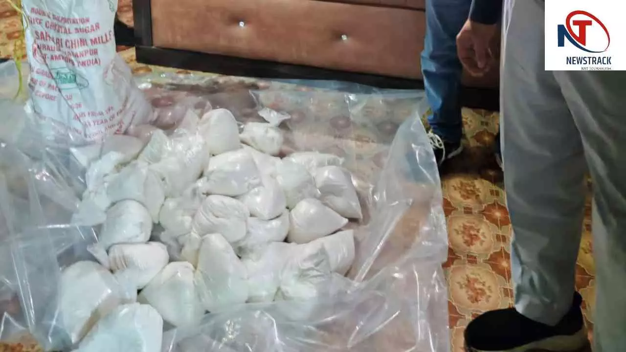 Aligarh News: रक्षाबंधन से पहले नकली खोवे की फैक्ट्री पर छापा, 18 कुंतल मिलावटी खोवा बरामद