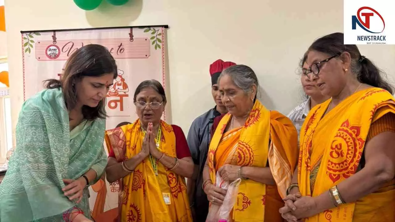 Bulandshahr: योगी राज में बेटियां सुरक्षित, महिलाओं को योजनाओं का लाभ दिलाएं अधिकारी: मनीषा अहलावत Bulandshahr: योगी राज में बेटियां सुरक्षित, महिलाओं को योजनाओं का लाभ दिलाएं अधिकारी: मनीषा अहलावत