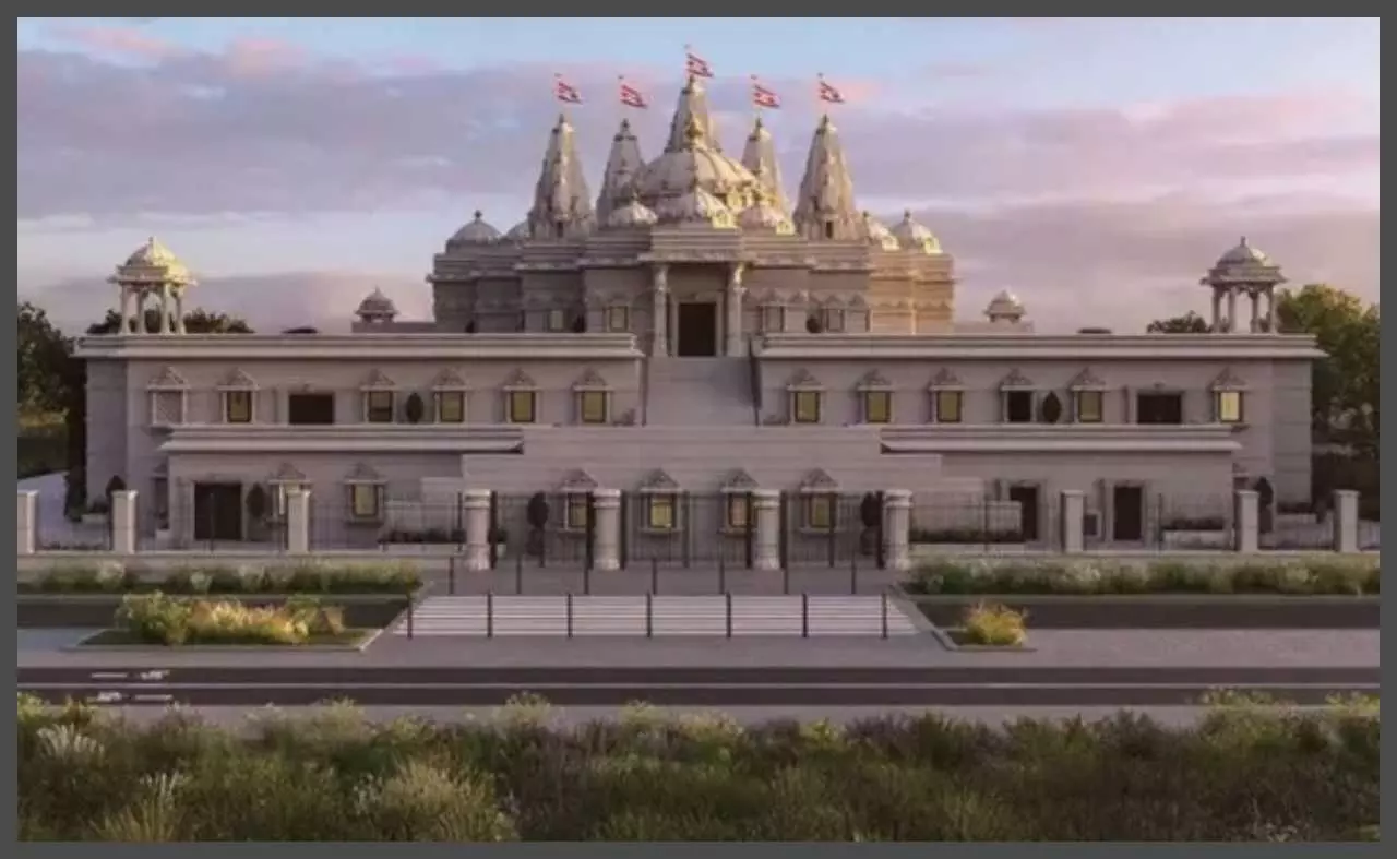 Hindu Mandir In Paris: पेरिस में फ्रांस का पहला पारंपरिक पाषाण हिंदू मंदिर बनकर तैयार हुआ Hindu Mandir In Paris: पेरिस में फ्रांस का पहला पारंपरिक पाषाण हिंदू मंदिर बनकर तैयार हुआ