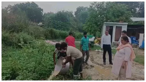 Raebareli News: मिलावटी मिठाई पर बड़ा एक्शन, 5 क्विंटल से अधिक खाद्य सामग्री नष्ट Raebareli News: मिलावटी मिठाई पर बड़ा एक्शन, 5 क्विंटल से अधिक खाद्य सामग्री नष्ट