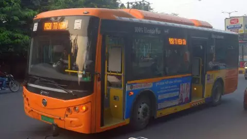 Lucknow Electric Bus: 20 New E-Buses to Varanasi, Prayagraj and Bahraich Lucknow Electric Bus: 20 New E-Buses to Varanasi, Prayagraj and Bahraich