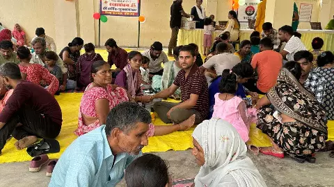 Pratapgarh:  जिला कारागार में रक्षाबंधन पर भावुक हुए भाई-बहन, 428 परिजनों ने की बंदियों से मुलाकात