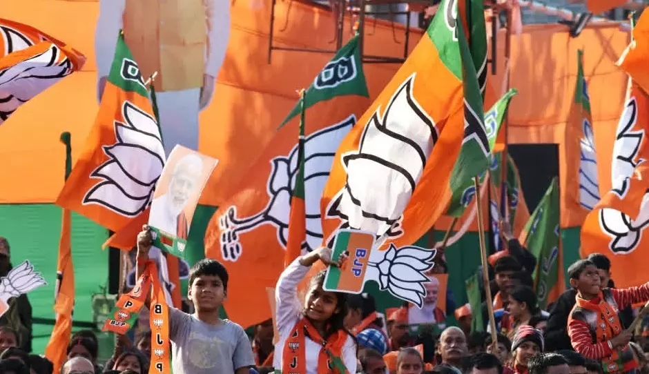 इस राज्य में ऑपरेशन लोटस की आहट! 2 से 11 हो सकती है BJP की ताकत, 9 UDP विधायक पाला बदलने की तैयारी में इस राज्य में ऑपरेशन लोटस की आहट! 2 से 11 हो सकती है BJP की ताकत, 9 UDP विधायक पाला बदलने की तैयारी में