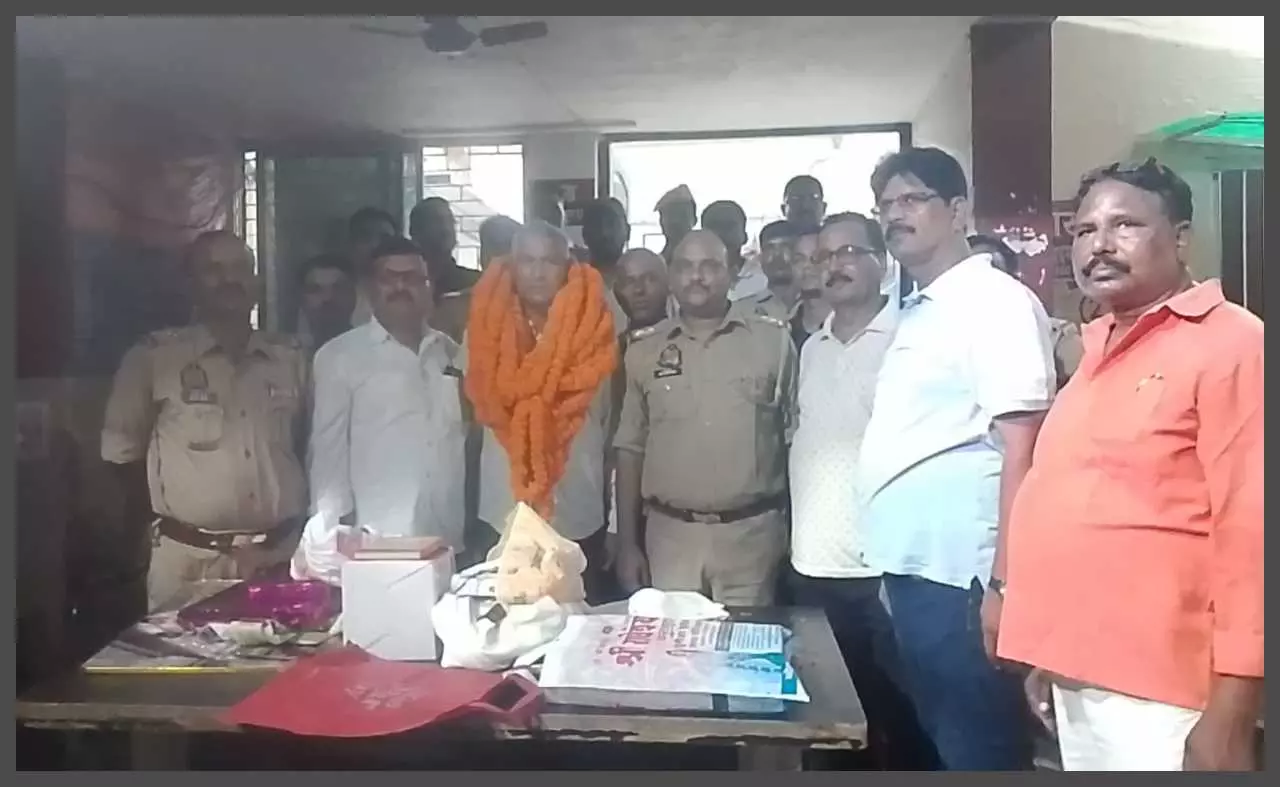 Daroga Nandlal Mishra who retires after 42 years of immaculate service Daroga Nandlal Mishra who retires after 42 years of immaculate service