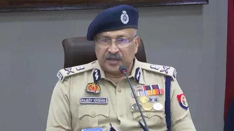 अंकित बालियान हत्याकांड पर DGP राजीव कृष्णा का बड़ा खुलासा, गोगी गैंग से जुड़े तार, सुपारी देकर हत्या की आशंका, 2 शूटर ढेर अंकित बालियान हत्याकांड पर DGP राजीव कृष्णा का बड़ा खुलासा, गोगी गैंग से जुड़े तार, सुपारी देकर हत्या की आशंका, 2 शूटर ढेर