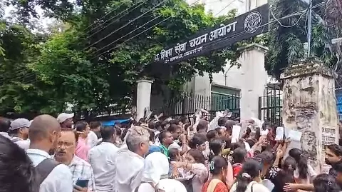 TET अभ्यर्थियों का बड़ा ऐलान: मांगें नहीं मानी गईं तो 5 सितंबर को प्रयागराज में महाआंदोलन TET अभ्यर्थियों का बड़ा ऐलान: मांगें नहीं मानी गईं तो 5 सितंबर को प्रयागराज में महाआंदोलन
