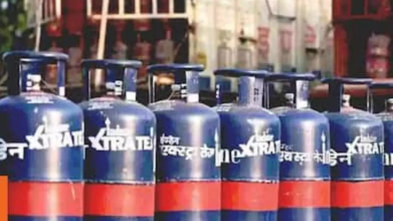 LPG Price Hike: Commercial Gas Cylinder Prices Rise From September 1, Check New Rates LPG Price Hike: Commercial Gas Cylinder Prices Rise From September 1, Check New Rates