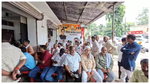 संतकबीरनगर में कांग्रेस का शंखनाद, अभिषेक दत्त ने बंद चीनी मिलों और चंदे के मुद्दे पर BJP को घेरा