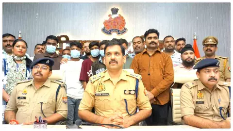 Sitapur News: सर्राफा लूट का खुलासा! सात शातिर गिरफ्तार, जेवर और हथियार बरामद Sitapur News: सर्राफा लूट का खुलासा! सात शातिर गिरफ्तार, जेवर और हथियार बरामद
