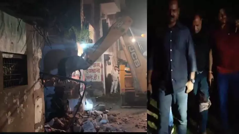 कौशांबी पटाखा फैक्ट्री ब्लास्ट: आदिल के घर पर चला बुलडोजर, थाना प्रभारी समेत 6 पुलिसकर्मी नपे कौशांबी पटाखा फैक्ट्री ब्लास्ट: आदिल के घर पर चला बुलडोजर, थाना प्रभारी समेत 6 पुलिसकर्मी नपे