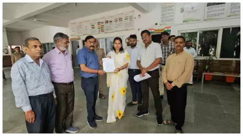 Hathras News: सरकारी स्कूलों में सुधार की कवायद, 18 बिंदुओं पर कार्रवाई के निर्देश