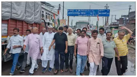 Fatehpur News: राहुल गांधी पर FIR के विरोध में फतेहपुर में गरजे कांग्रेसी, ज्वालागंज से निकाला मार्च Fatehpur News: राहुल गांधी पर FIR के विरोध में फतेहपुर में गरजे कांग्रेसी, ज्वालागंज से निकाला मार्च