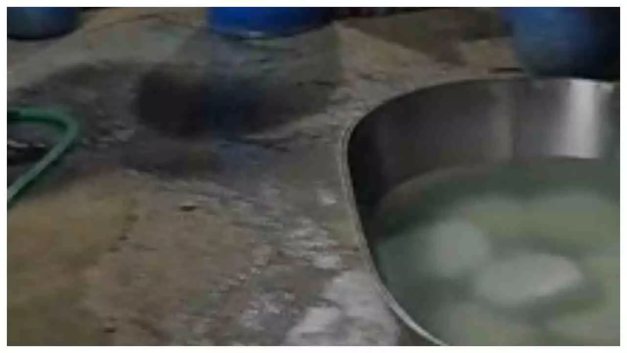 हापुड़ पनीर घोटाला: 18 यूनिटों से गायब दूध खरीद का हिसाब, विभाग ने मांगा पूरा रिकॉर्ड हापुड़ पनीर घोटाला: 18 यूनिटों से गायब दूध खरीद का हिसाब, विभाग ने मांगा पूरा रिकॉर्ड