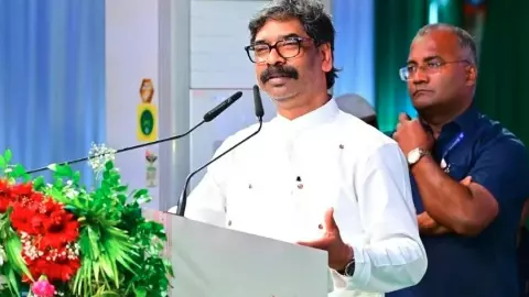 हर वार्ड में बनें वेंडर मार्केट, ट्रैफिक व्यवस्था दुरुस्त हो; CM सोरेन का अफसरों को सख्त निर्देश हर वार्ड में बनें वेंडर मार्केट, ट्रैफिक व्यवस्था दुरुस्त हो; CM सोरेन का अफसरों को सख्त निर्देश