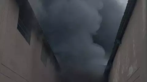 Massive fire at Samsung warehouse, fear of loss of crores Massive fire at Samsung warehouse, fear of loss of crores